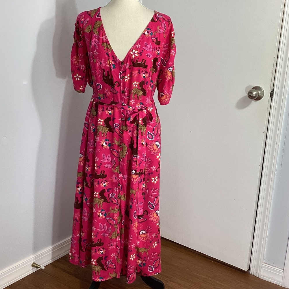 Leopards! NWT V-neck Summer Dress